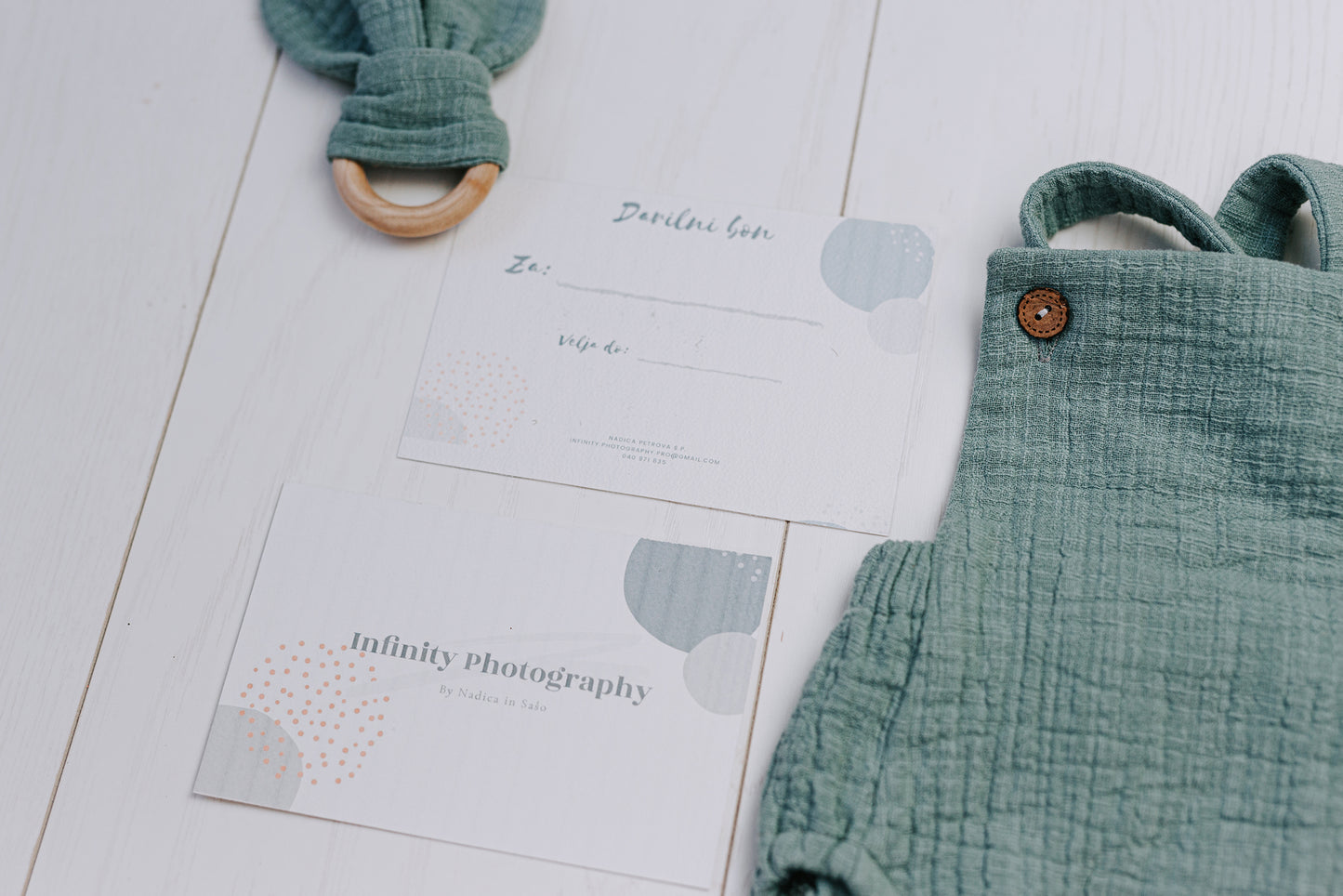 Strampler, Strampler und Neugeborenenfoto-Geschenkgutschein