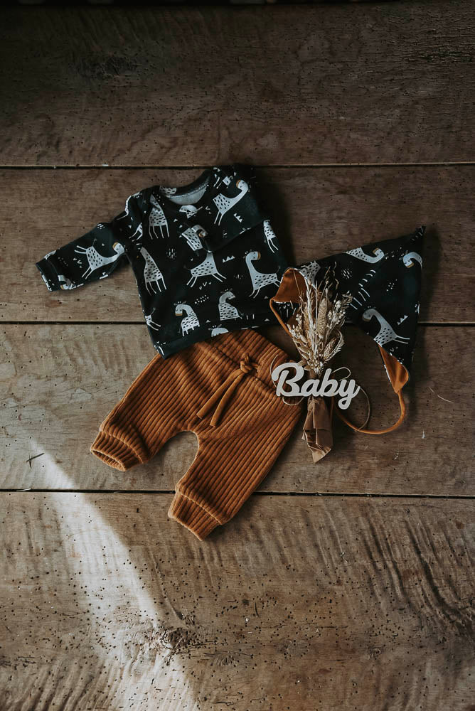 KINDERSET MIT BLUMENSTRAUß