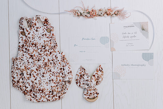 ROMPER, WREATH AND GIFT VOUCHER FOR NEWBORN PHOTOGRAPH