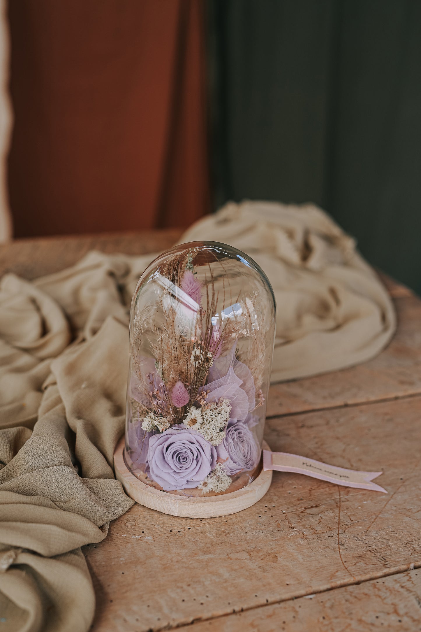 BLUMENFEE UNTER DER GLASKUPPEL Medium "Violett"