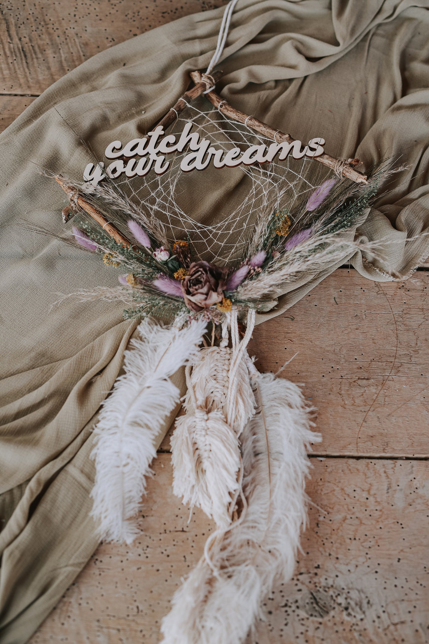 LOVILEC SANJ "Catch your dreams"