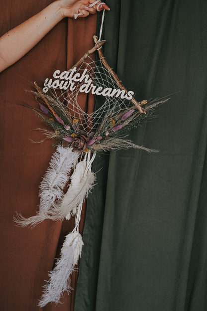 LOVILEC SANJ "Catch your dreams"